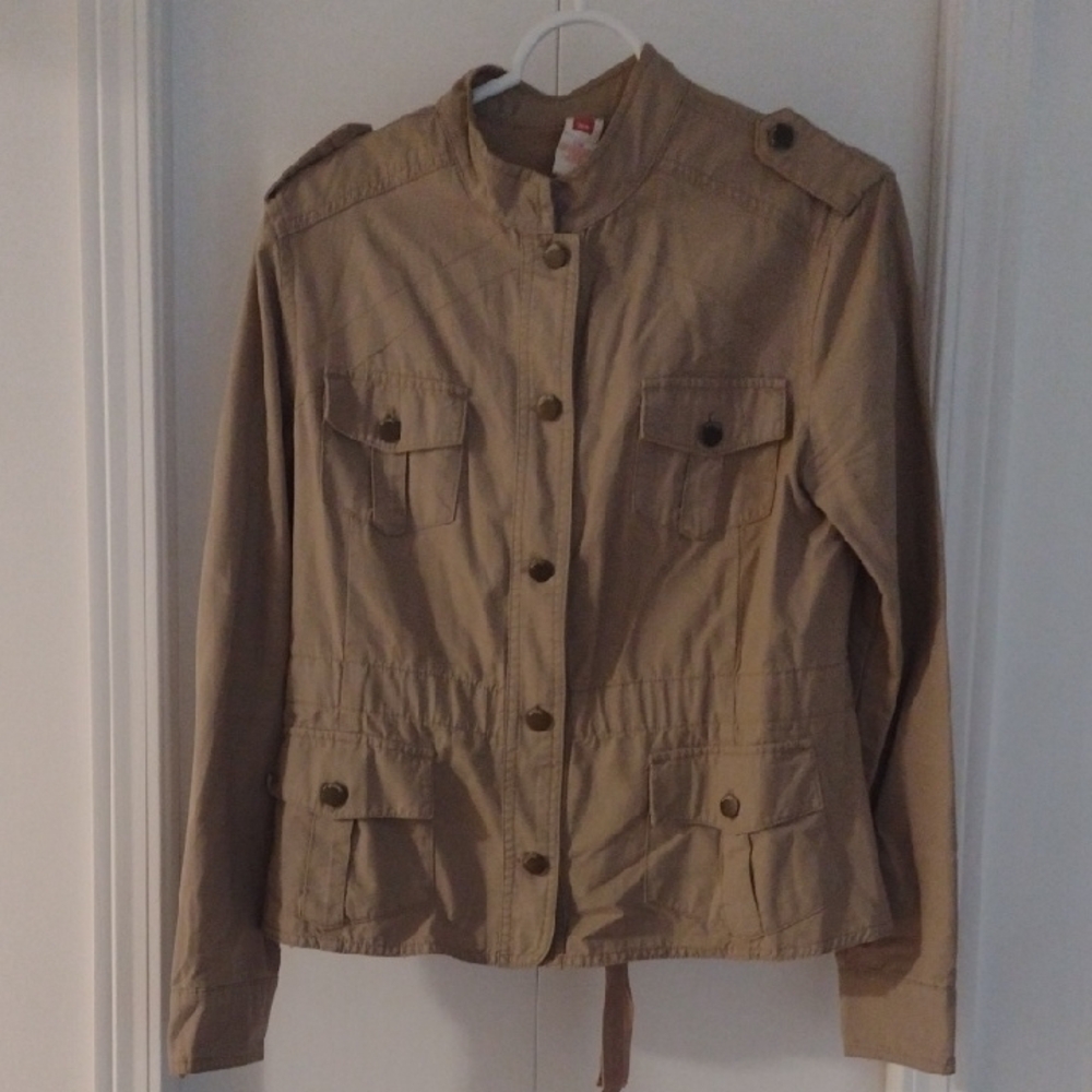 Lightweight Tan Colored Mossimo Jacket.Ptp 20"